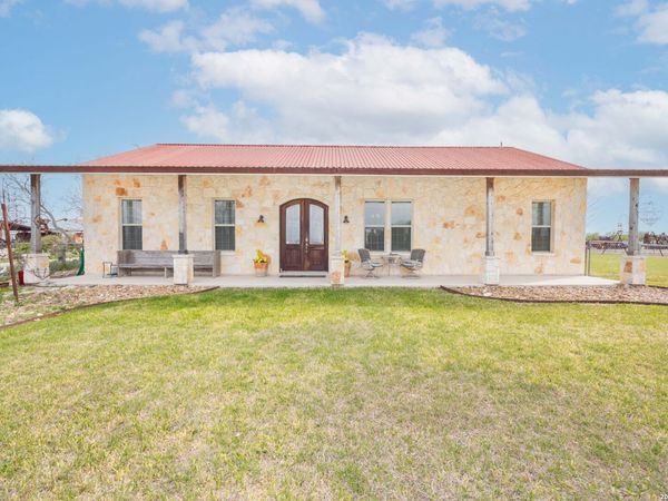 15980 County Road 582, LaCoste, TX 78039