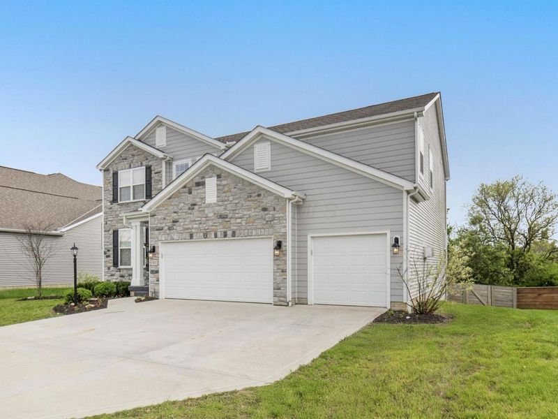 163 Balderson Drive , Pickerington, OH 43147 Photo 2