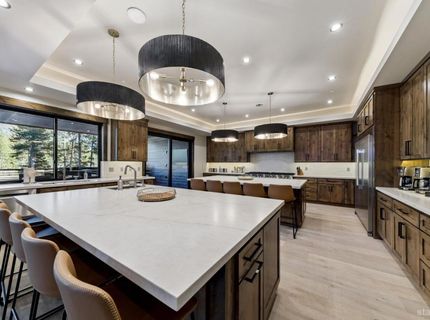 1091 Johnson Boulevard, South Lake Tahoe, CA 96150 Photo