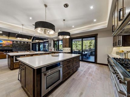 1091 Johnson Boulevard, South Lake Tahoe, CA 96150 Photo