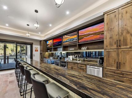 1091 Johnson Boulevard, South Lake Tahoe, CA 96150 Photo