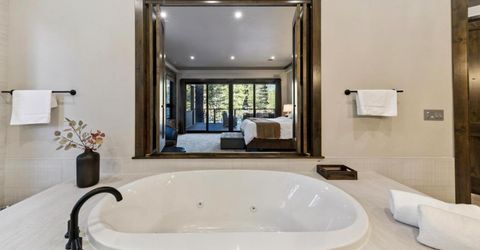 1091 Johnson Boulevard, South Lake Tahoe, CA 96150 Photo