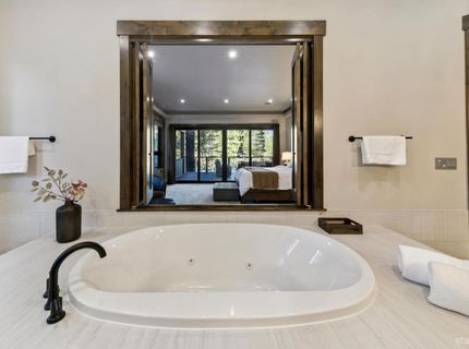 1091 Johnson Boulevard, South Lake Tahoe, CA 96150 Photo