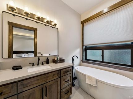 1091 Johnson Boulevard, South Lake Tahoe, CA 96150 Photo