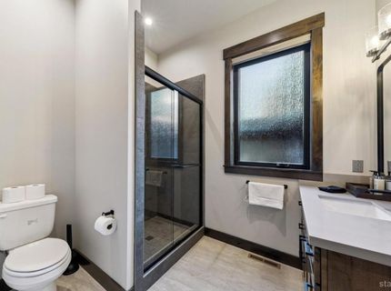 1091 Johnson Boulevard, South Lake Tahoe, CA 96150 Photo