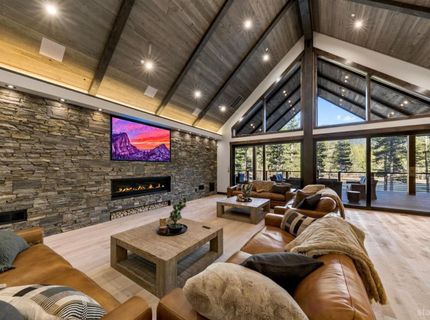 1091 Johnson Boulevard, South Lake Tahoe, CA 96150 Photo