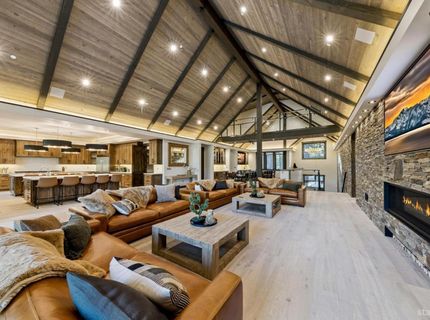 1091 Johnson Boulevard, South Lake Tahoe, CA 96150 Photo