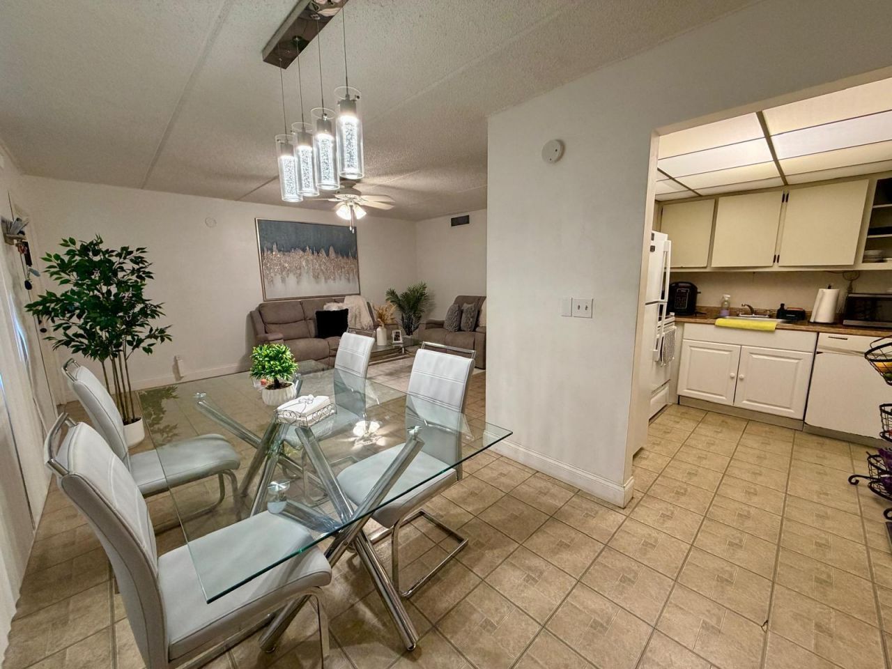 2000 Springdale Boulevard, Unit 102, Palm Springs, FL 33461 Photo