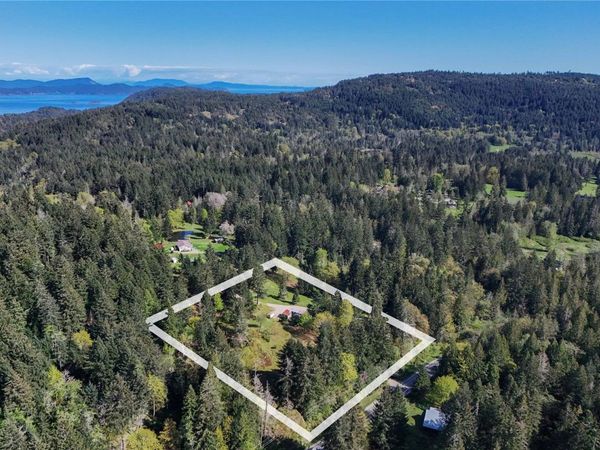 1279 Fulford-Ganges Rd , Salt Spring, BC V8K 2B3