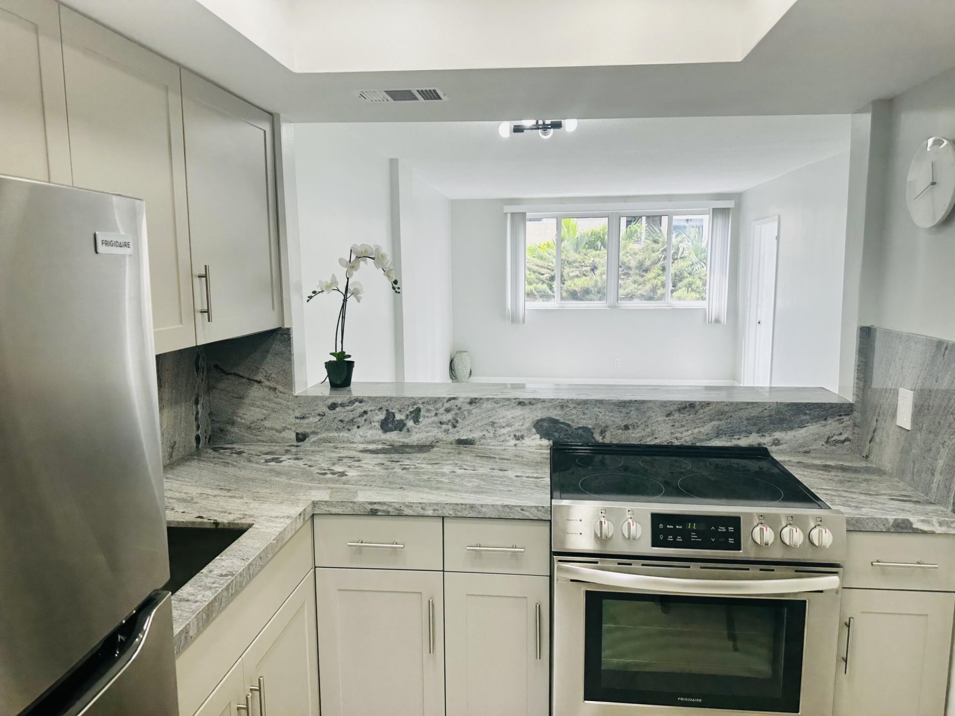 1333 E Hallandale Beach Boulevard, Unit 302, Hallandale Beach, FL 33009 Photo