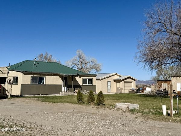 20 Penrose Lane, Yerington, NV 89447