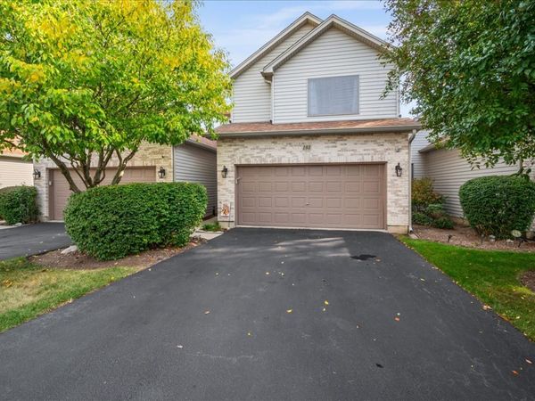 103 Fawn Lane , Elgin, IL 60120