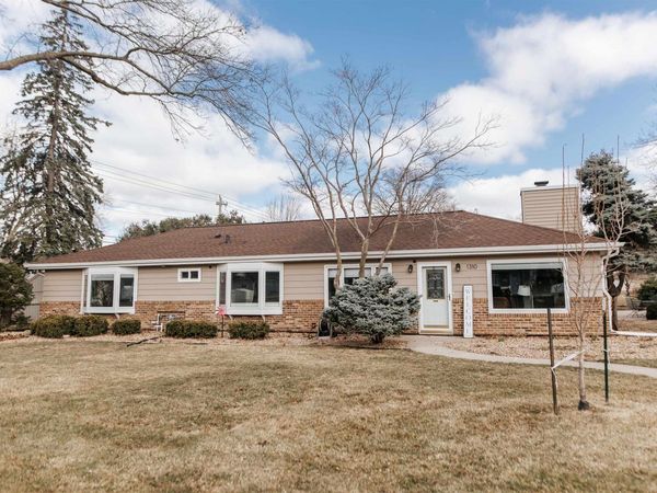 1310 Lilac Lane, Cedar Falls, IA 50613