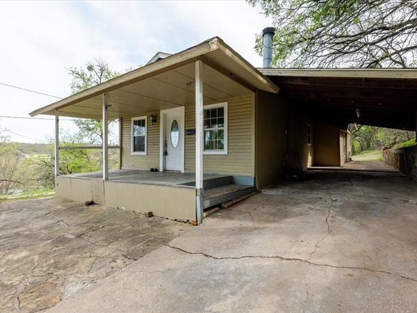 617 NW 9th Street , Mineral Wells, TX 76067