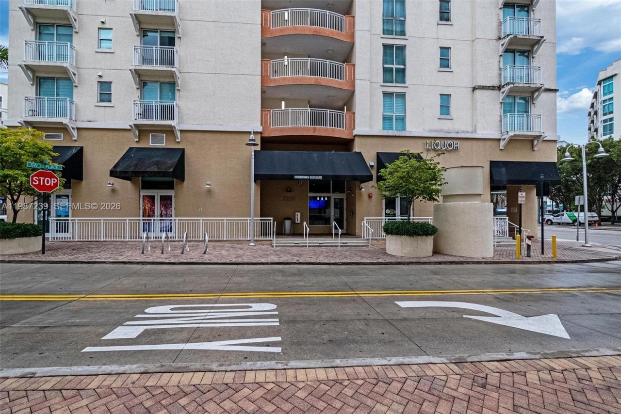 7290 SW 90th St , Unit 202, Miami, FL 33156 Photo