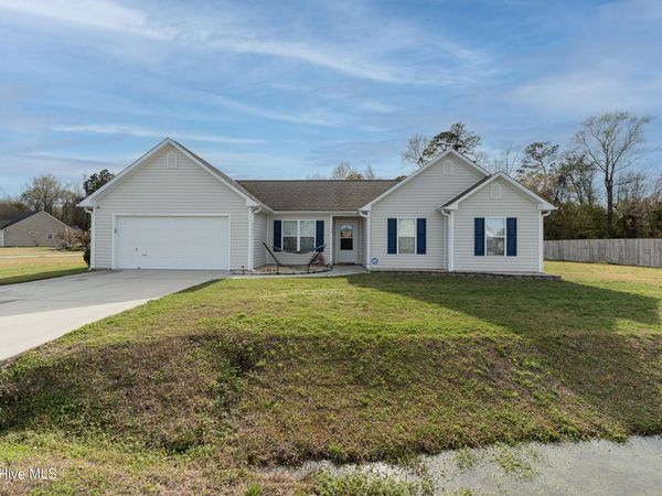 218 Deer Haven Drive , Richlands, NC 28574