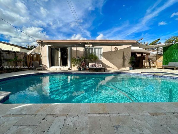 2040 NE 183rd St, North Miami Beach, FL 33179