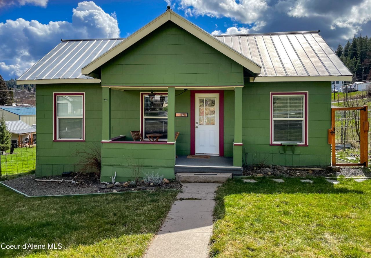 2037 Saint Maries Ave, Saint Maries, ID 83861 Main Photo