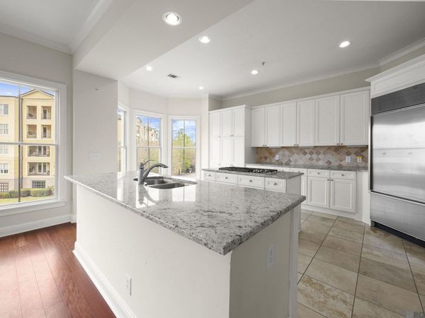 998 Stanford Ave, Unit #303, Baton Rouge, LA 70808