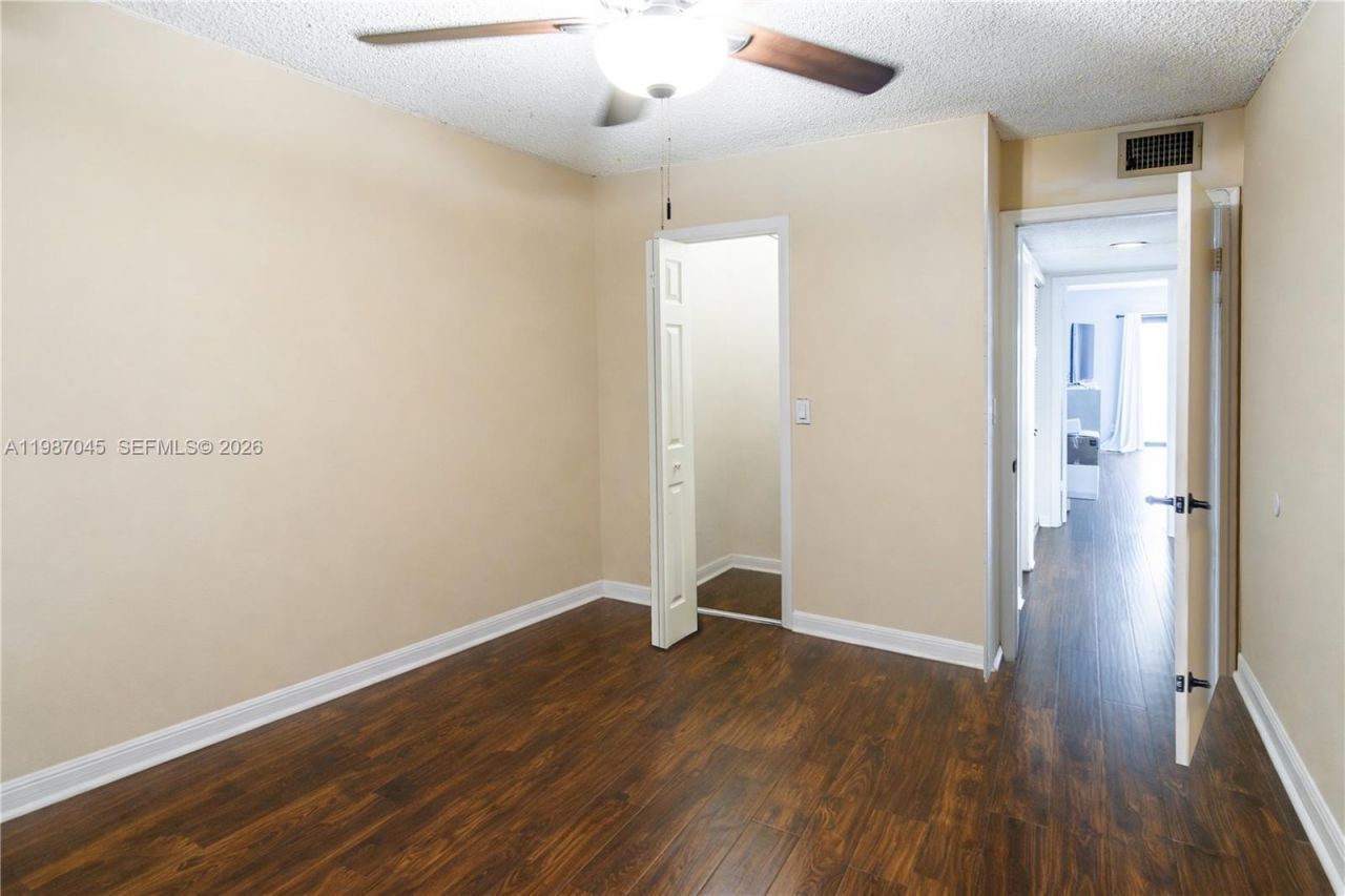 8980 Palm Tree Ln , Unit 8980, Pembroke Pines, FL 33024 Photo