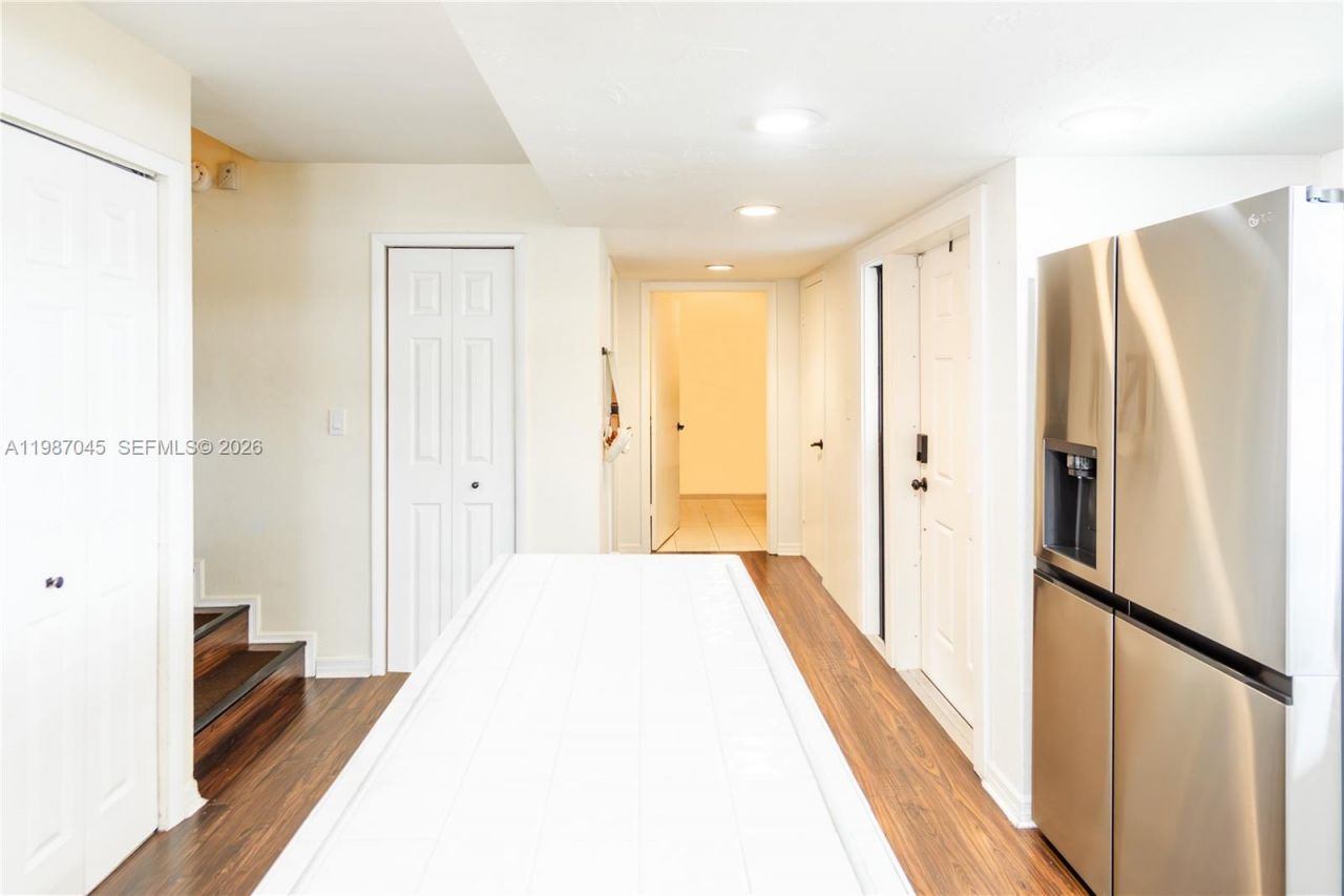 8980 Palm Tree Ln , Unit 8980, Pembroke Pines, FL 33024 Photo