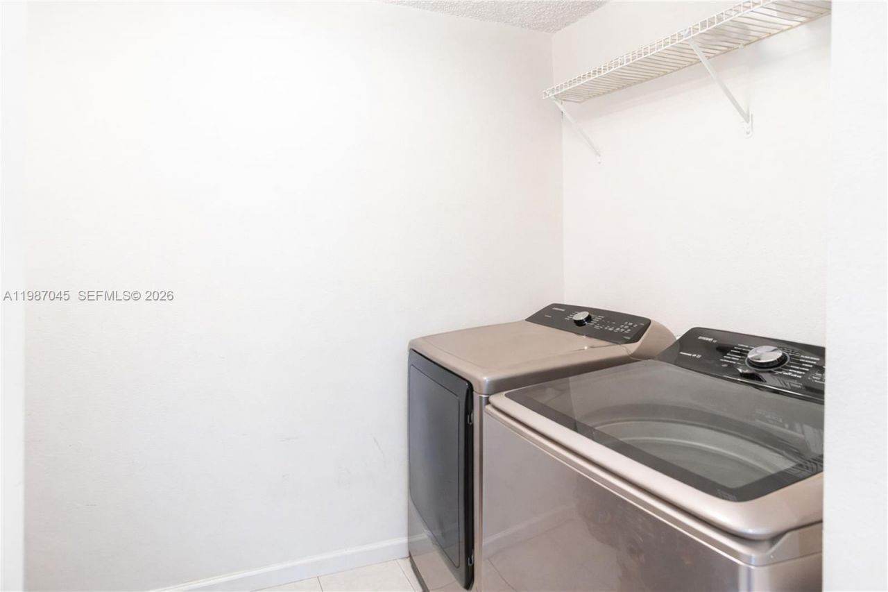 8980 Palm Tree Ln , Unit 8980, Pembroke Pines, FL 33024 Photo