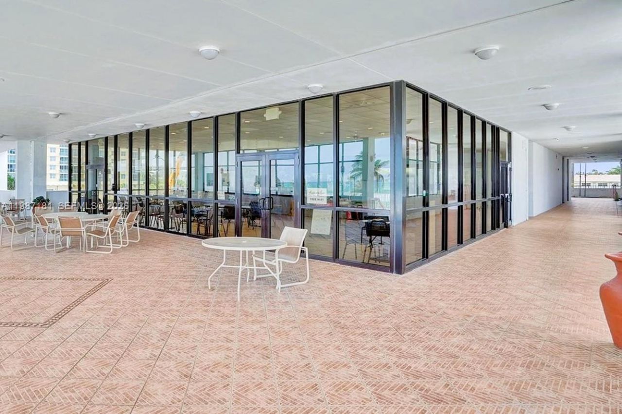 2401 S Ocean Dr , Unit 701, Hollywood, FL 33019 Photo