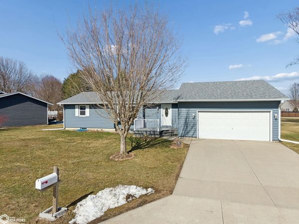 20 Charlestown Square, Mason City, IA 50401