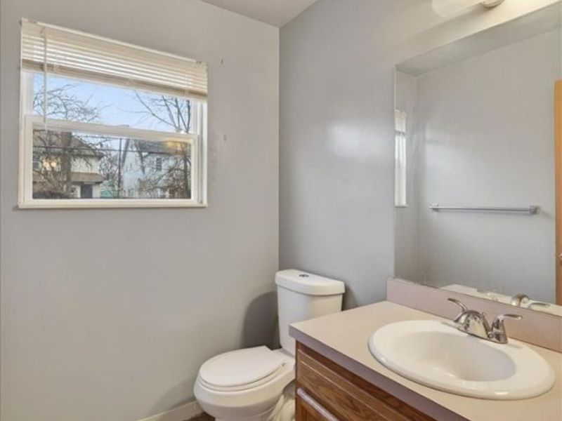 3381 E 135th Street , Cleveland, OH 44120 Photo 8