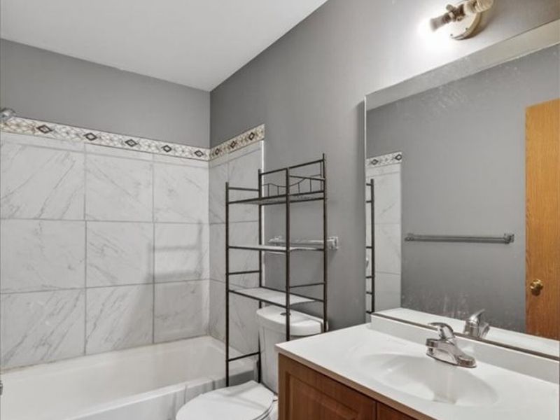 3381 E 135th Street , Cleveland, OH 44120 Photo 9