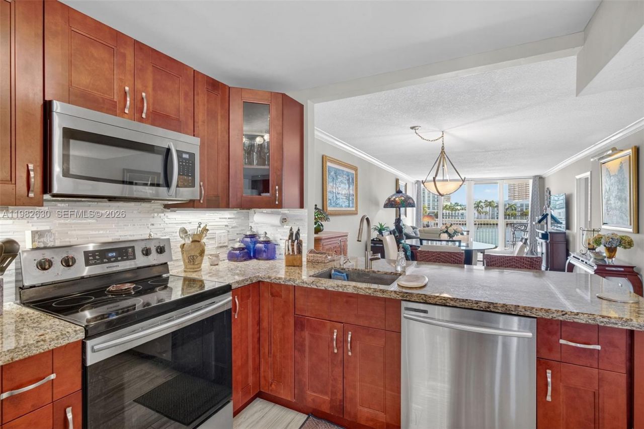 121 Golden Isles Dr , Unit 205, Hallandale Beach, FL 33009 Photo