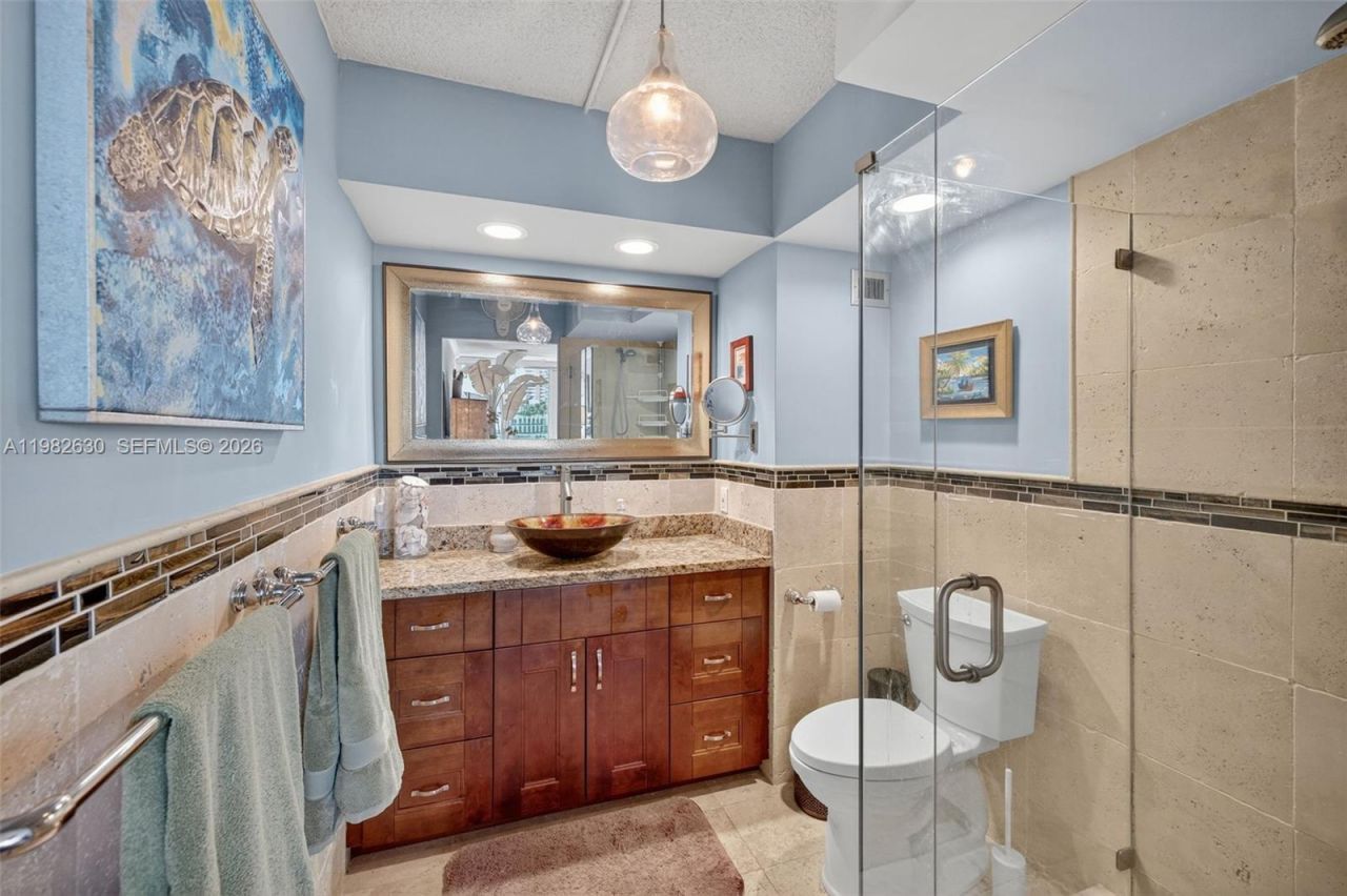 121 Golden Isles Dr , Unit 205, Hallandale Beach, FL 33009 Photo