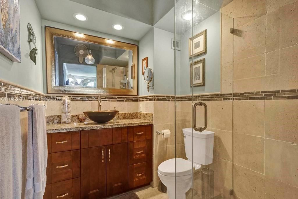 121 Golden Isles Dr, Unit 205, Hallandale Beach, FL 33009 Photo