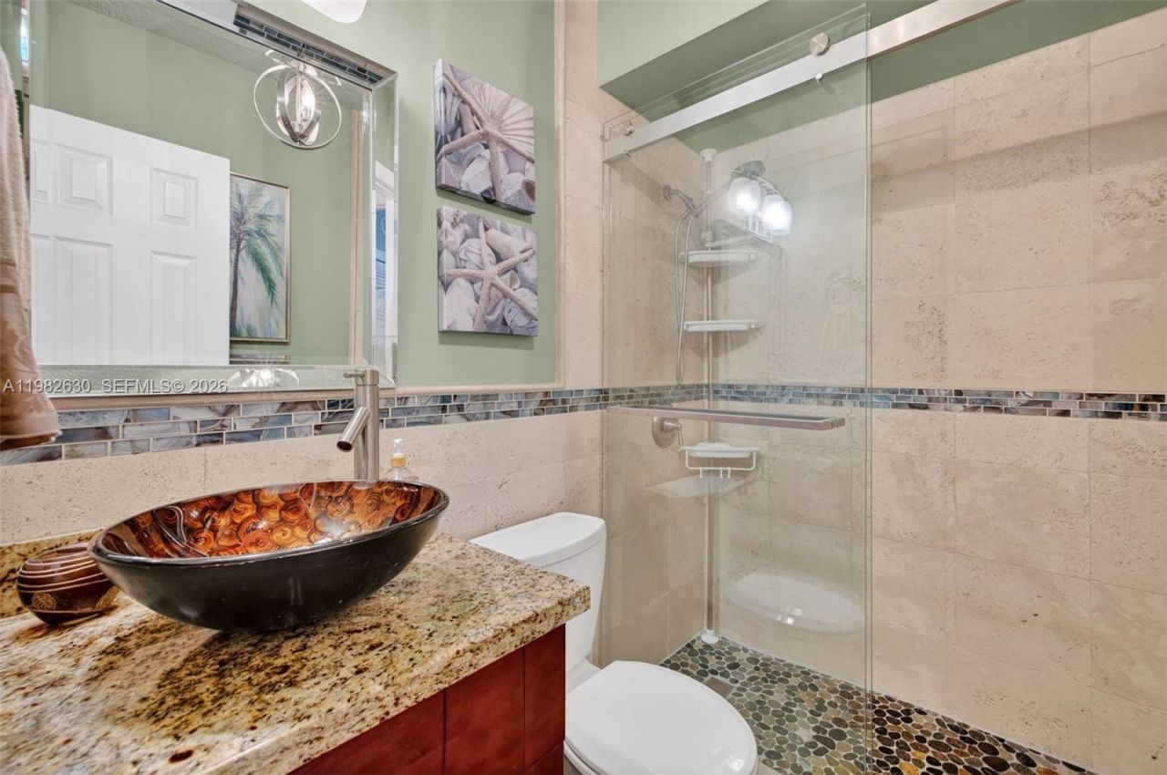 121 Golden Isles Dr, Unit 205, Hallandale Beach, FL 33009 Photo