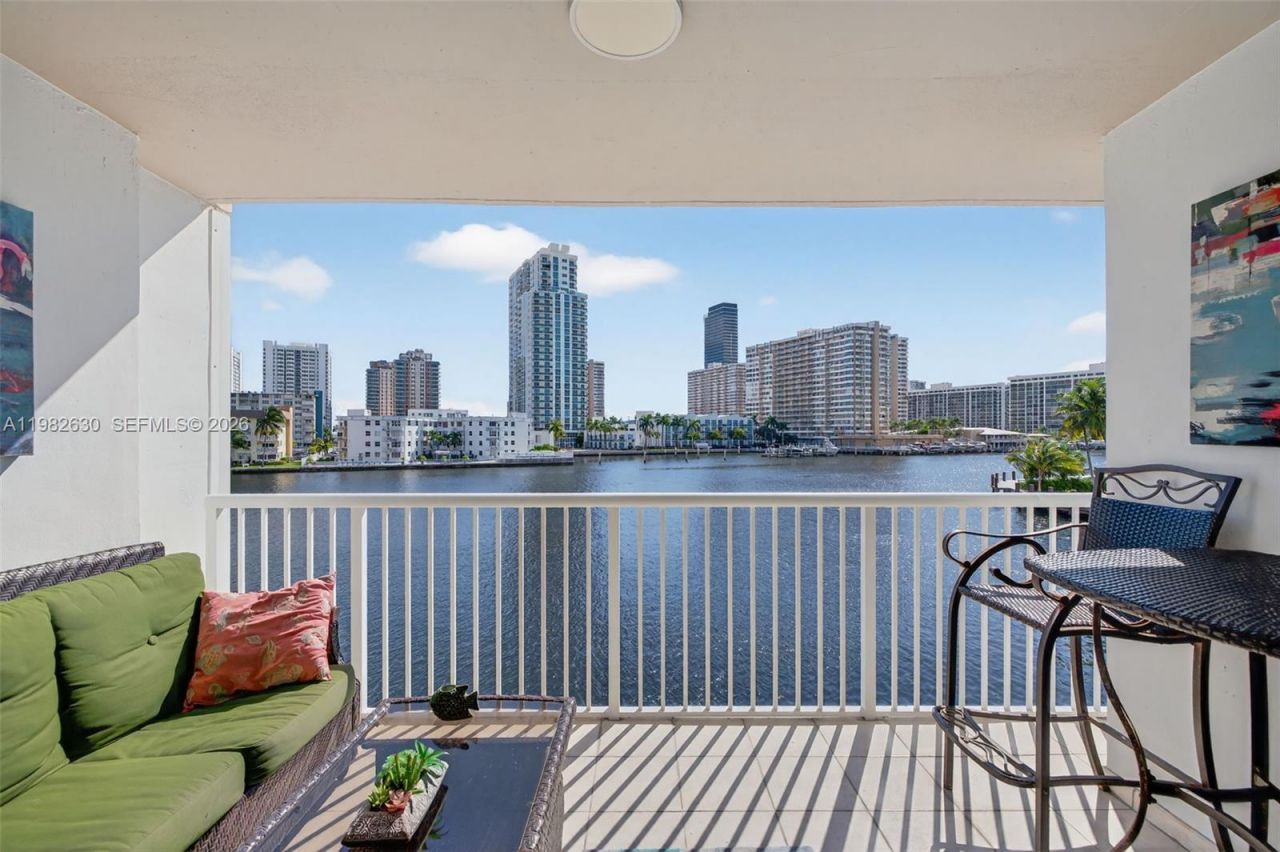 121 Golden Isles Dr, Unit 205, Hallandale Beach, FL 33009 Photo