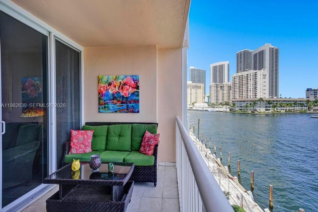 121 Golden Isles Dr, Unit 205, Hallandale Beach, FL 33009 Photo