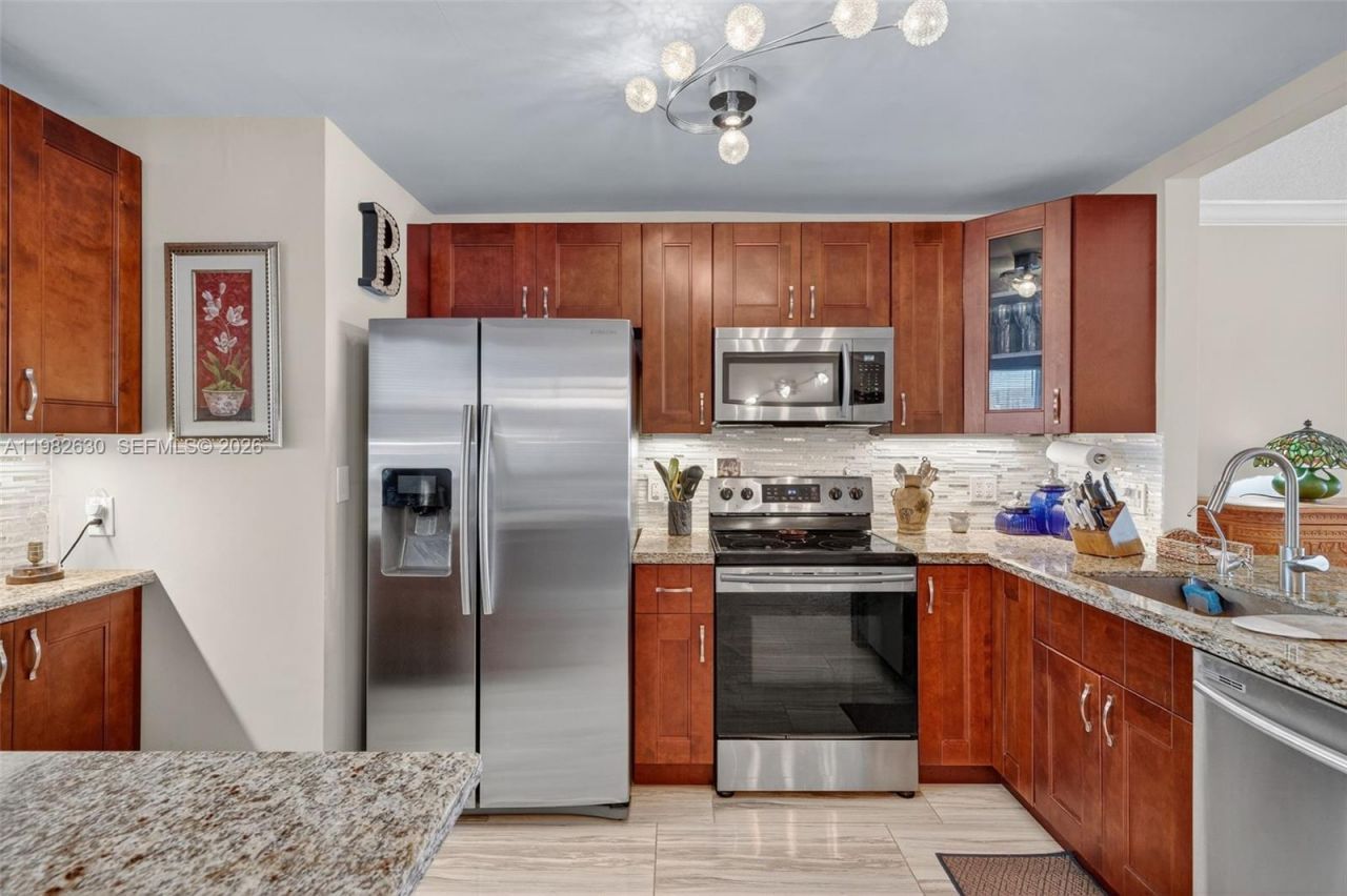 121 Golden Isles Dr, Unit 205, Hallandale Beach, FL 33009 Photo