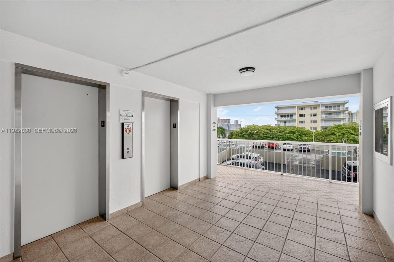 121 Golden Isles Dr, Unit 205, Hallandale Beach, FL 33009 Photo