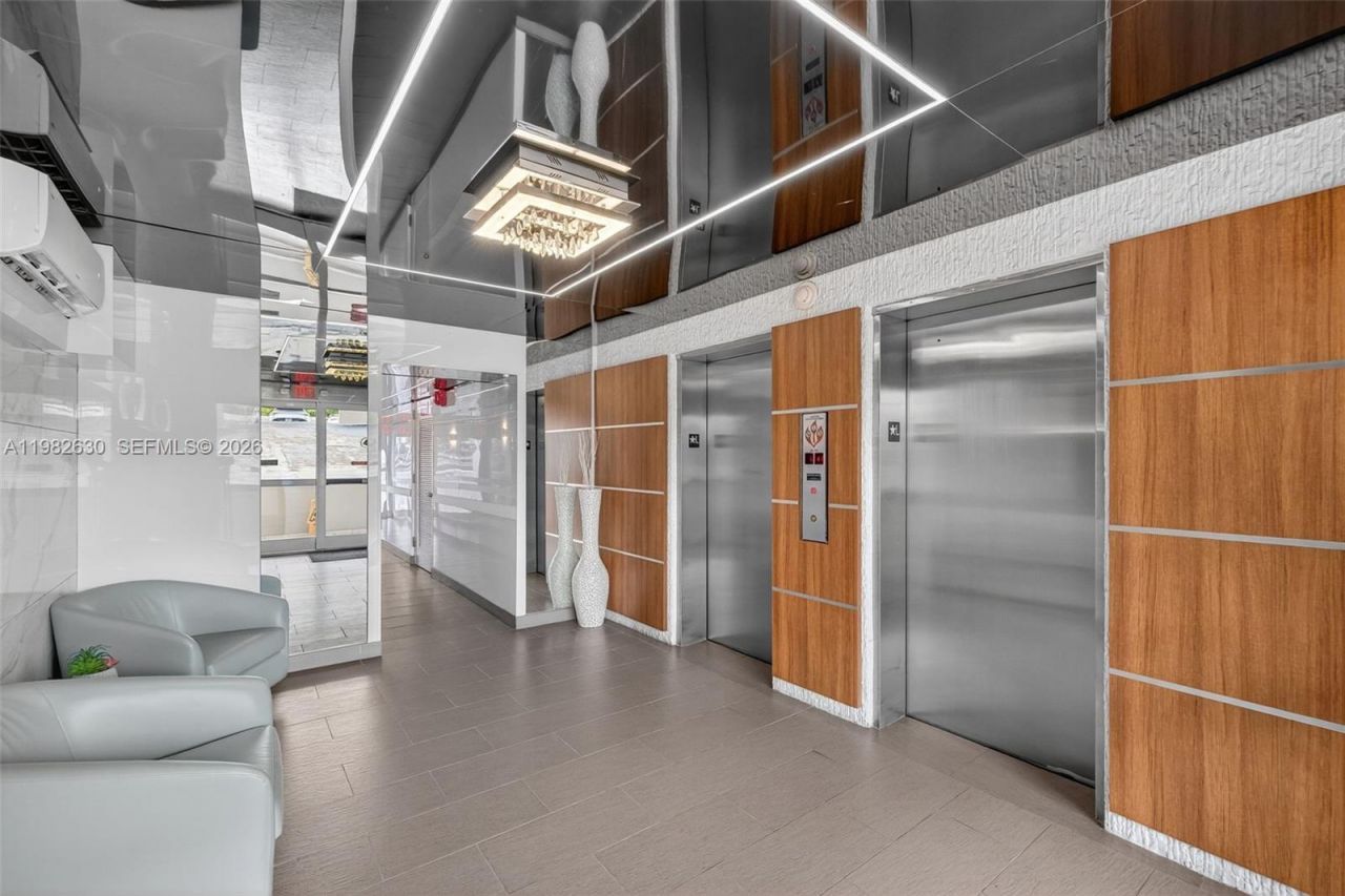 121 Golden Isles Dr , Unit 205, Hallandale Beach, FL 33009 Photo