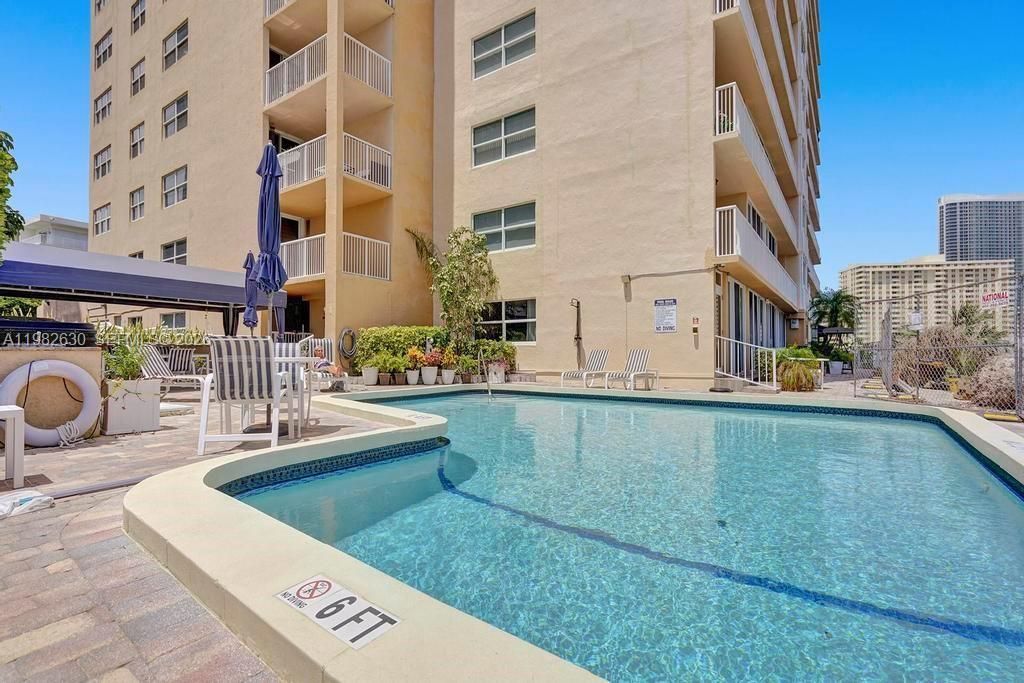 121 Golden Isles Dr, Unit 205, Hallandale Beach, FL 33009 Photo