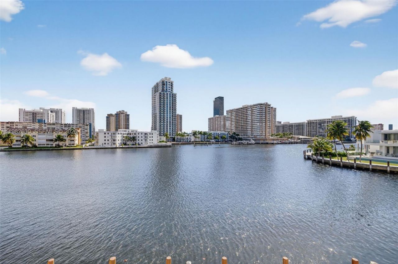 121 Golden Isles Dr, Unit 205, Hallandale Beach, FL 33009 Photo