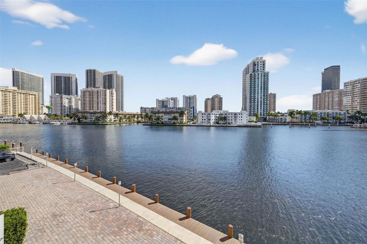 121 Golden Isles Dr, Unit 205, Hallandale Beach, FL 33009 Photo