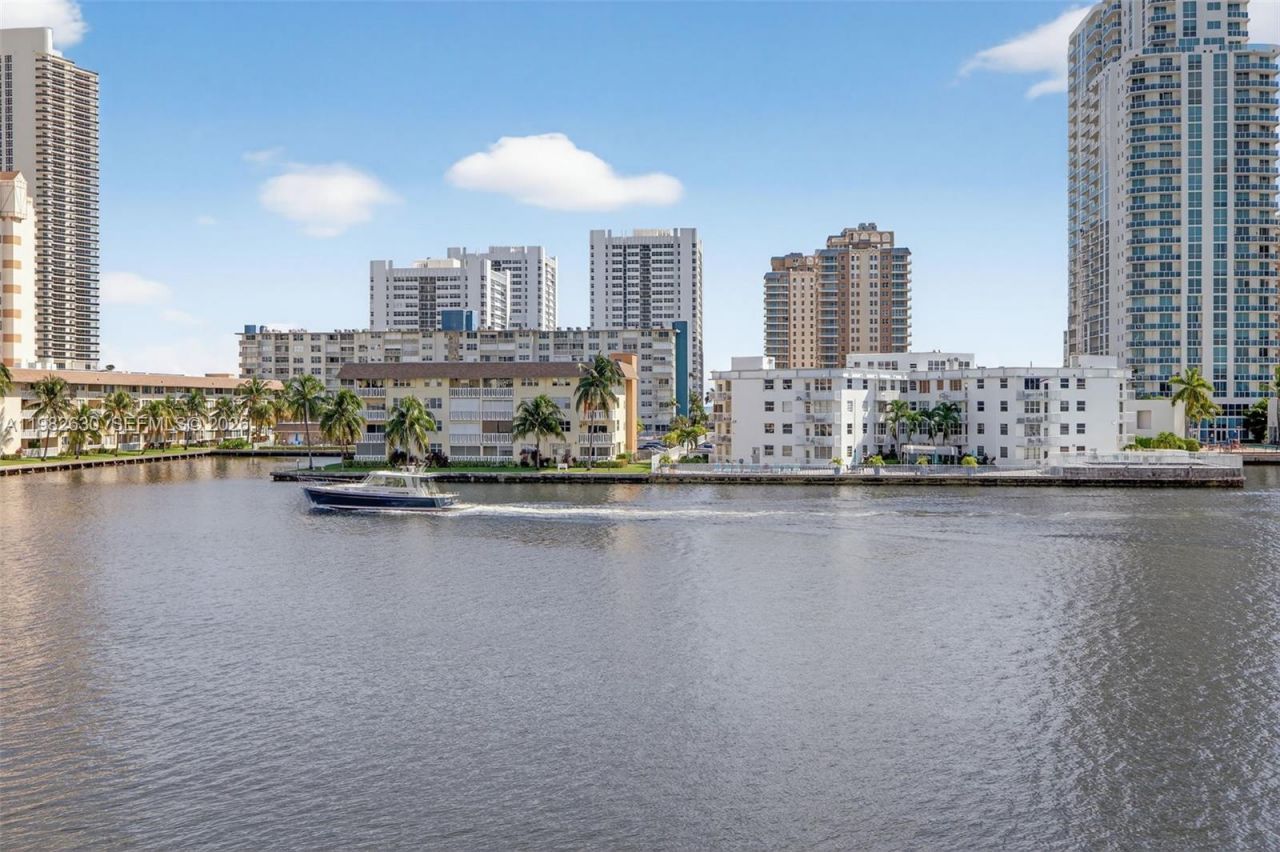 121 Golden Isles Dr, Unit 205, Hallandale Beach, FL 33009 Photo