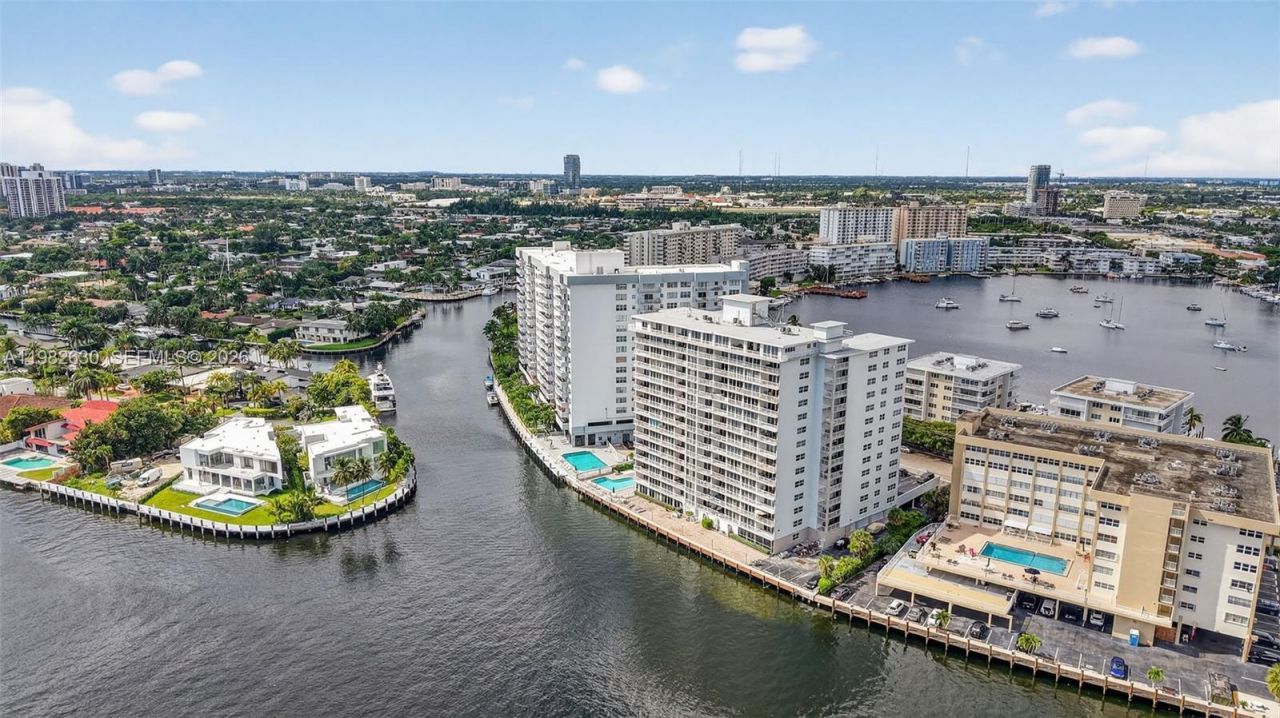 121 Golden Isles Dr , Unit 205, Hallandale Beach, FL 33009 Photo