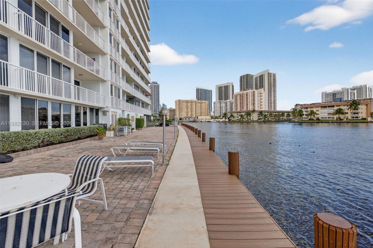 121 Golden Isles Dr, Unit 205, Hallandale Beach, FL 33009 Photo