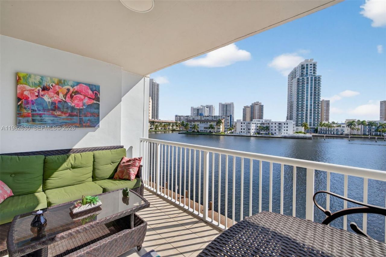 121 Golden Isles Dr, Unit 205, Hallandale Beach, FL 33009 Photo