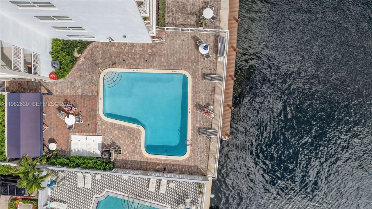 121 Golden Isles Dr , Unit 205, Hallandale Beach, FL 33009 Photo