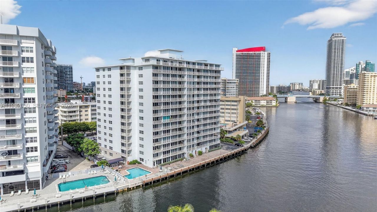 121 Golden Isles Dr, Unit 205, Hallandale Beach, FL 33009 Photo