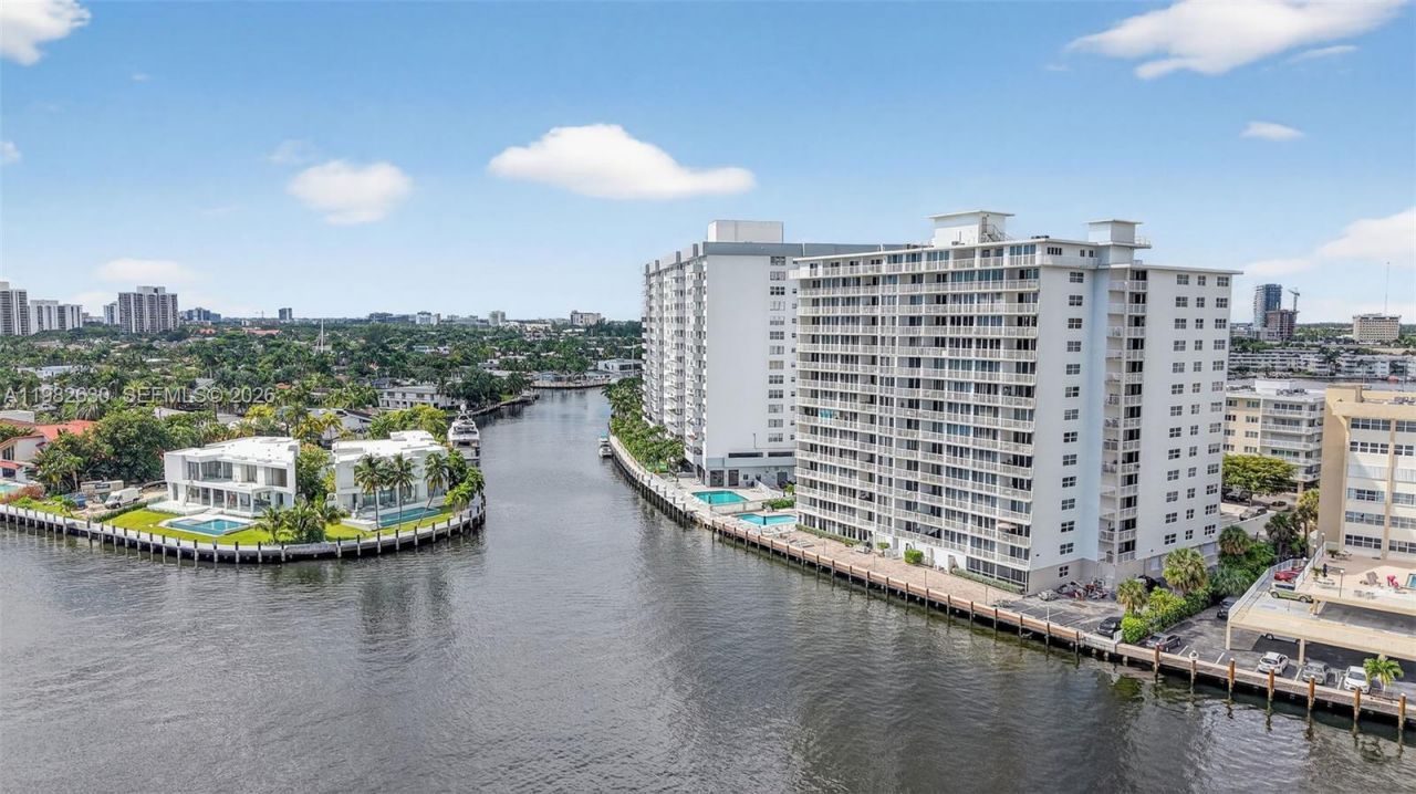 121 Golden Isles Dr , Unit 205, Hallandale Beach, FL 33009 Photo