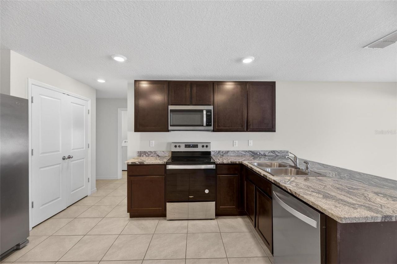 1324 Ocean Spray Drive , Ruskin, FL 33570 Photo